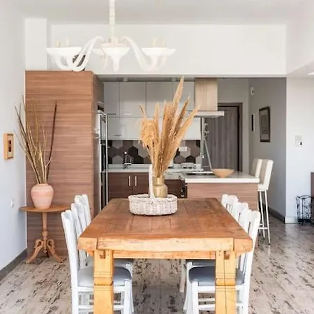 Seaside Haven Marina Nearby Parking * Агиос-Николаос